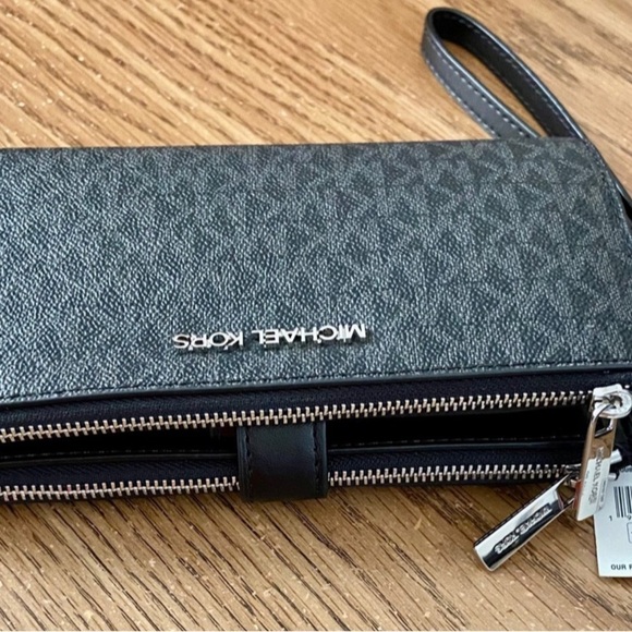 Michael Kors Handbags - NEW AUTHENTIC MICHAEL KORS DOUBLE ZIP WALLET WRISTLET SIGNATURE BLACK